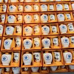 quà tặng doanh nghiệp gốm sứ in logo bát tràng linh miêu